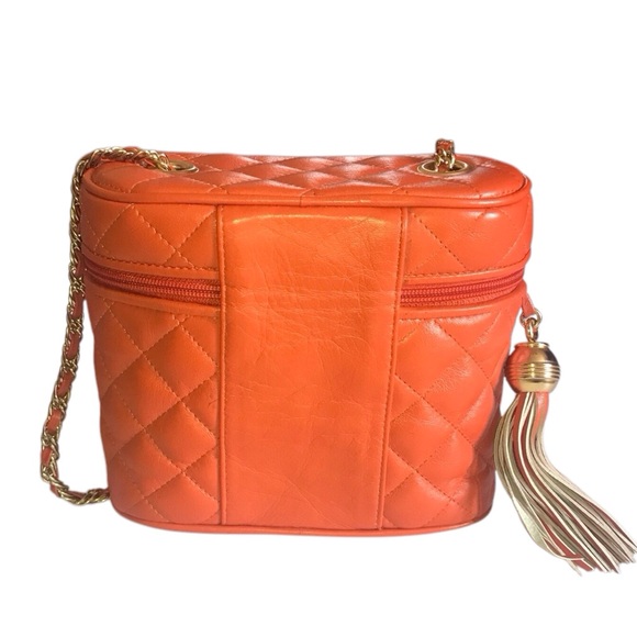 Vintage Quilted Crossbody Bag - Picture 4 of 15